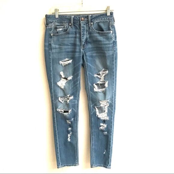 American Eagle Outfitters Tom girl button fly distressed light wash jeans 2R - Picture 1 of 6